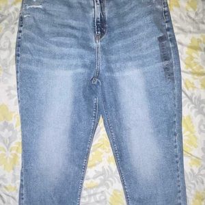 American Eagle Plus Mom Jean Size 16